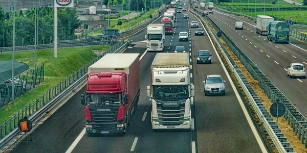 Camioane autostrada - pixabay jpg