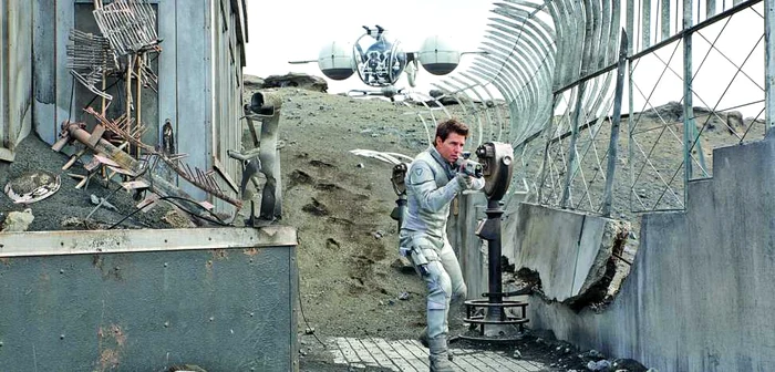 Tom Cruise, salvatorul Pământului din filmul „Oblivion“