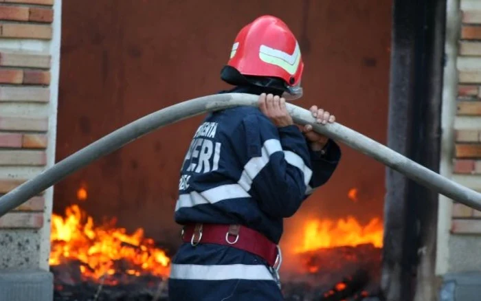 Pompierii au plecat la locul incendiului FOTO Arhivă Adevărul