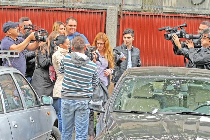În vremurile bune, Adriana se fălea cu autoturismul Porsche Cayenne, primit în dar de la Oprescu