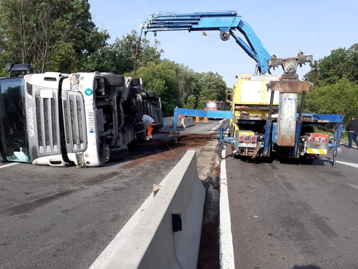 Traficul pe E 574 este blocat pe ambele sensuri FOTO: ISU Olt