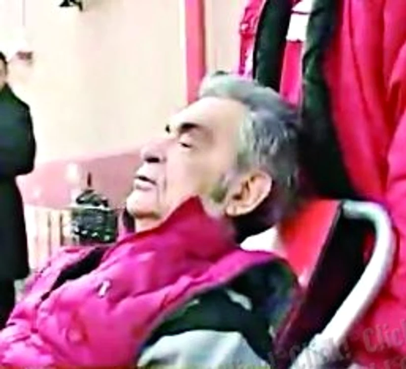 
    Iurie Darie şi Anca Pandrea au  pregătit împreună masa de Paşte.  Deşi s-a ferit de mâncărurile grele,  actorul tot s-a înbolnăvit  