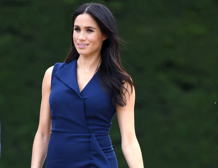 Meghan Markle, într-o rochie albastră