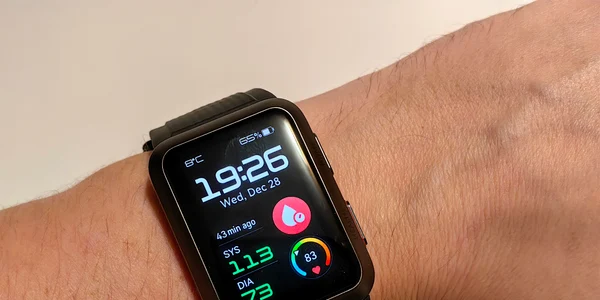 Smartwatch HUAWEI WATCH D foto Adrian Pogîngeanu jpg