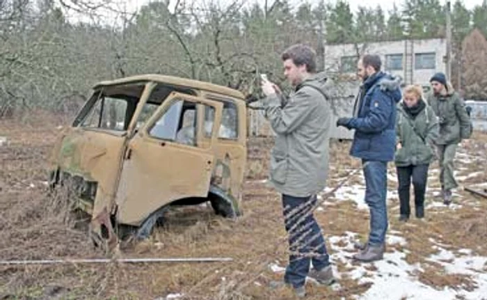 2016: Acum, străinii fac turism extrem în zonă