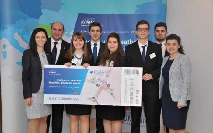 Echipa studenţească şi coordonatorii ei FOTO: UBB