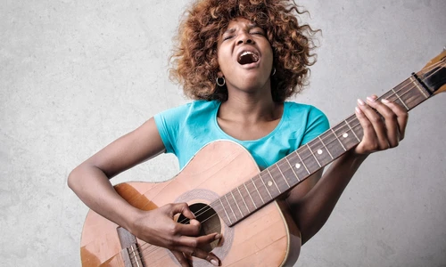 Vrei sa canti la chitara AFLA care sunt criteriile de alegere ale acestui instrument muzical jpg