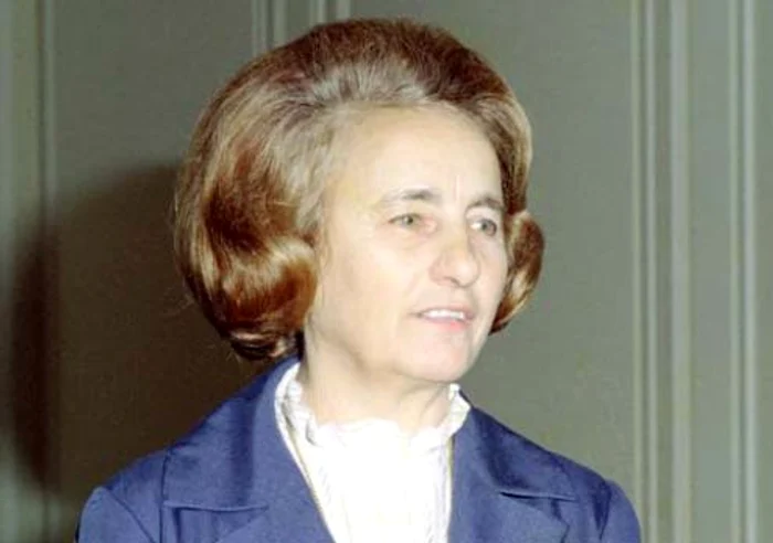 Nicolae Ceauşescu, alături de consoarta lui, Elena Ceauşescu