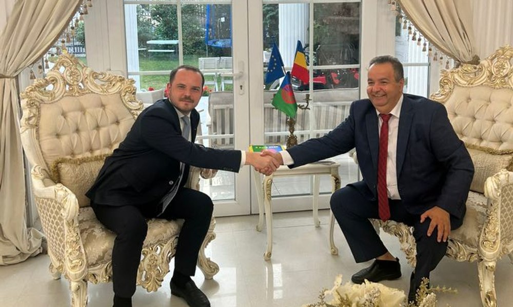 Ministrul Sănătății a luat cina cu regele romilor la palatul acestuia din Sibiu. Despre ce a discutat cu Dorin Cioabă