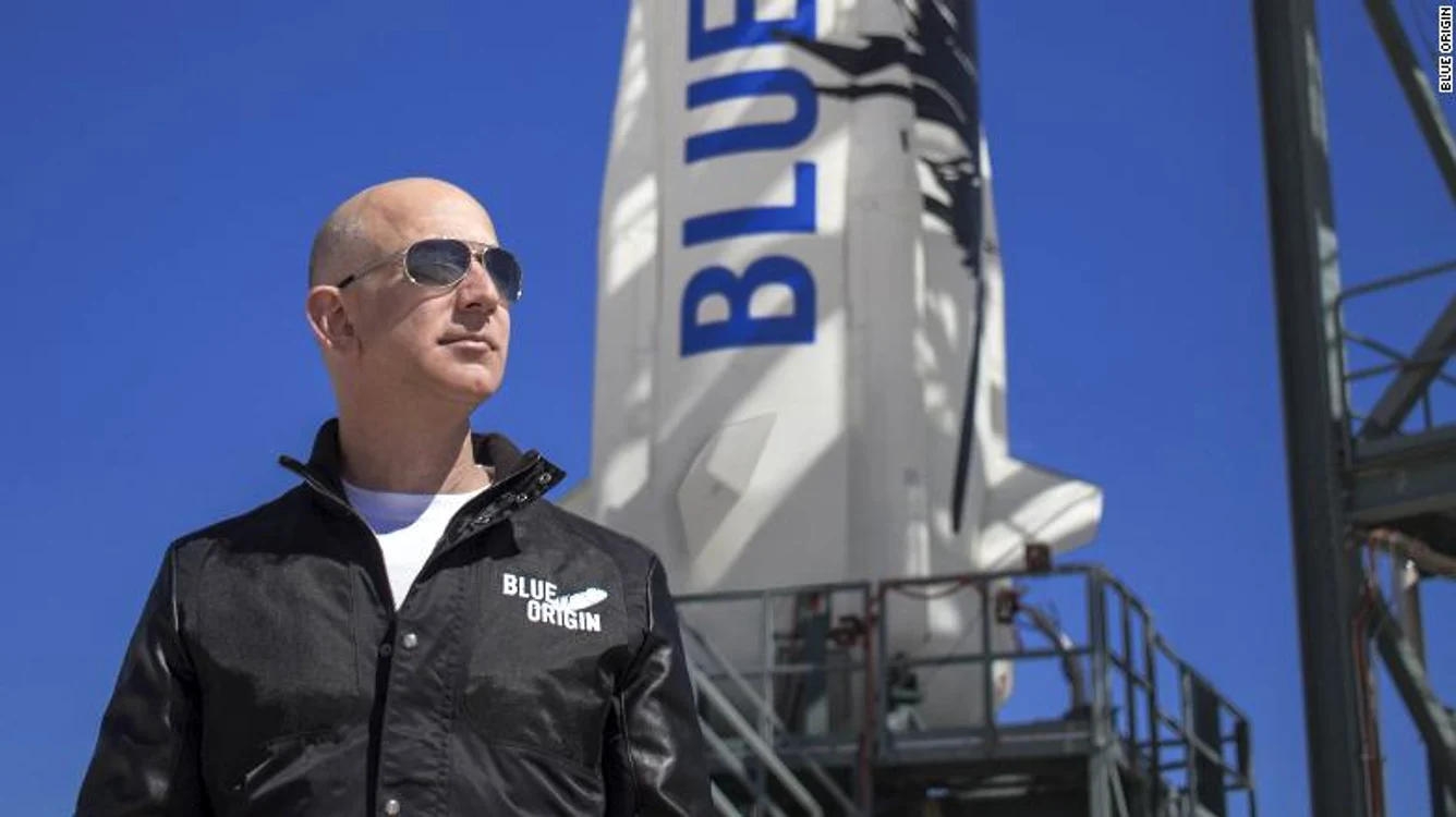 
    Călătoria lui Jeff Bezos în spațiu va dura doar 11 minuteSursa foto: CNN  