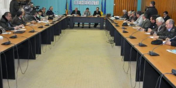 Primarii au venit la raport în faţa prefectului 