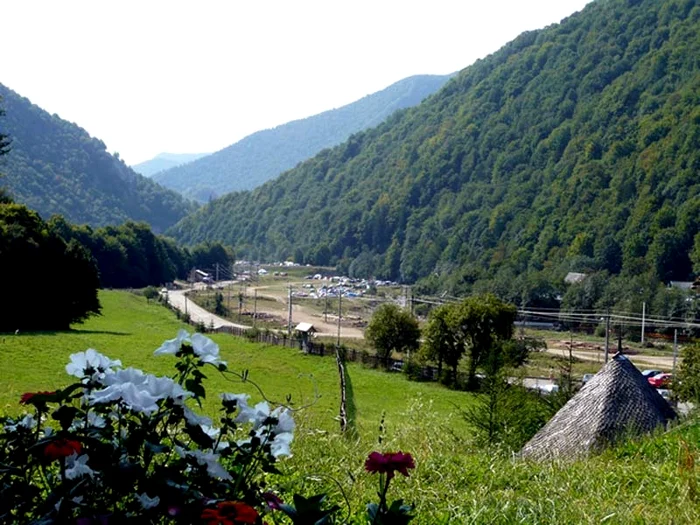Cele mai frumoase locuri din Vrancea: Lepşa este cea mai aglomerată staţiune de munte foto: infopensiuni.ro