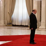 Traian Băsescu la catafalcul lui Iliescu FOTO Mediafax 
