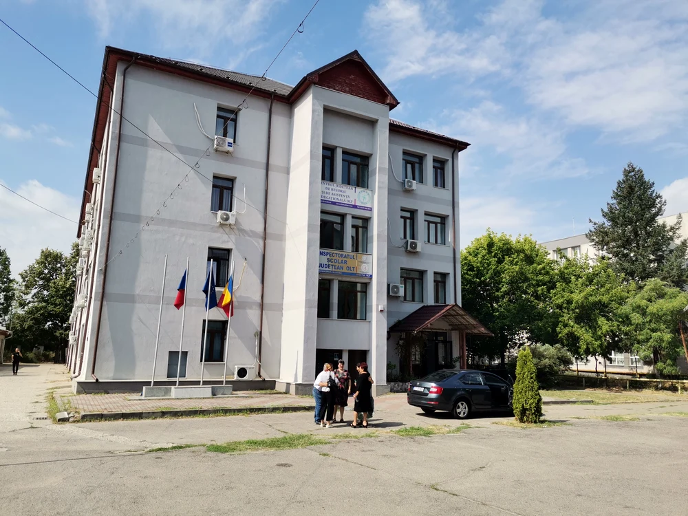 Câțiva zeci de profesori au plecat de la IȘJ Olt cu certitudinea că au devenit titulari FOTO: A.M.