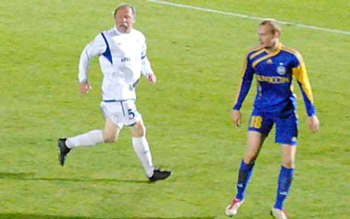 Iuri Pusişev, uşor de recunoscut, în meciul cu BATE Borisov