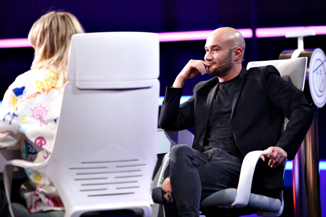 
    Mihai Bendeac, primul jurat care folosește manta la iUmor   