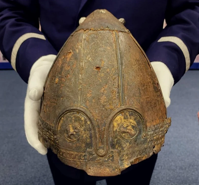 Coif de sorginte vikingă/ FOTO: Poliţia Română