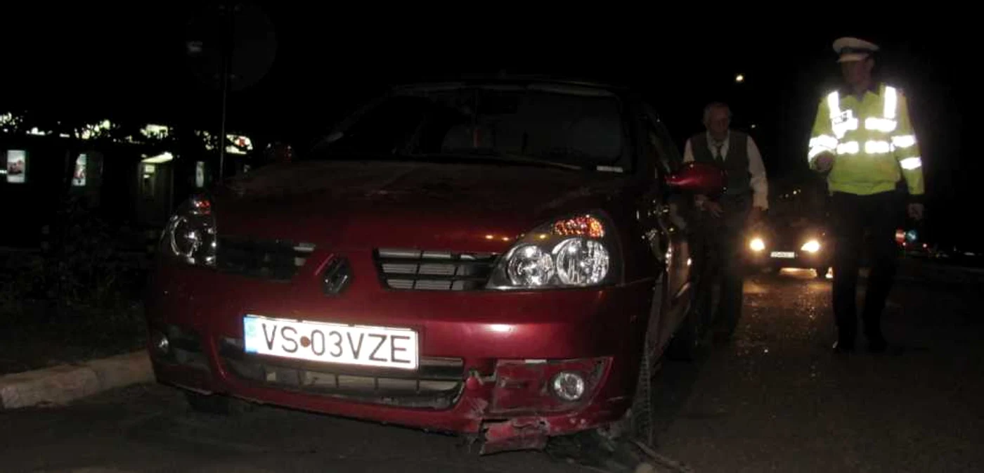 Maşina a fost avariată în partea din faţă FOTO:adevarul