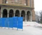 Treptele "udate" de sângele revoluţionarilor se sfărâmă sub barosul muncitorilor