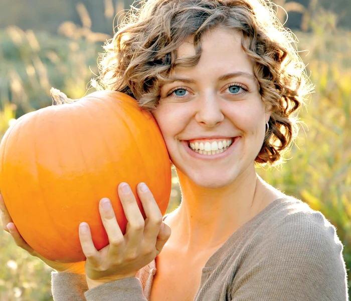 Dovleacul crud este contraindicat persoanelor cu gastrită, cu ulcer gastric, dar şi cu diabet avansat. Persoanele care suferă de balonări şi cei care suferă de afecţiuni cronice ale stomacului, trebuie să folosească dovleacul cu precauţie.