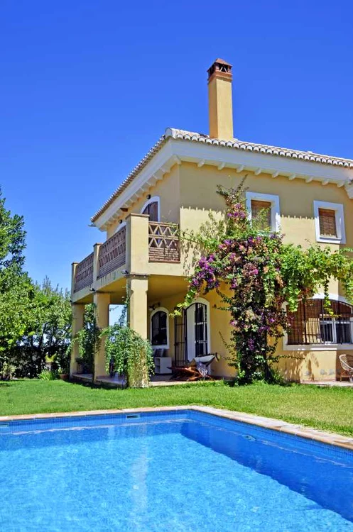 Vila cu piscina FOTO Shutterstock