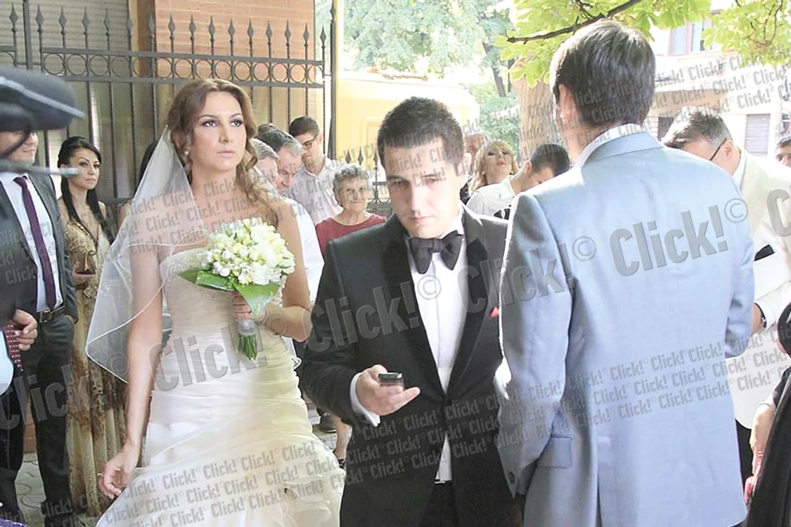 Victor Piţurcă nu a stat aproape de fiica sa nici la fotografia de grup (Fotografii: Sorin Puiu)