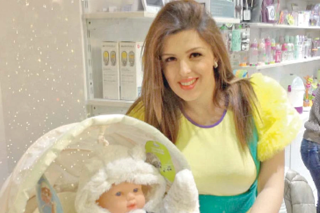 Fosta solistă Pops a ajuns la spital după ce a acuzat dureri de burtă