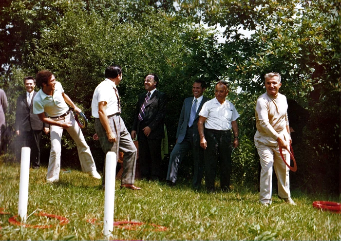 Nicolae Ceaușescu și cercul apropiat. FOTO: Fototeca online a comunismului românesc