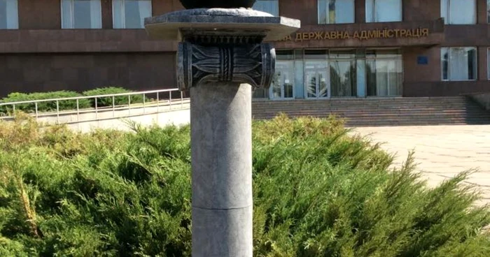 monumentul lui putin din zaporojie