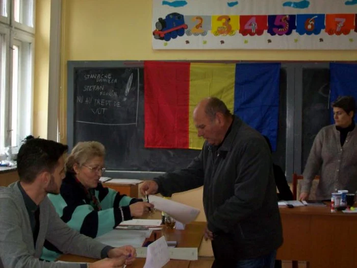 Doljenii s-au prezentta la vot încă de la primele ore ale dimineţii