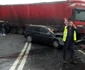 Accident pe Valea Oltului la Tălmaciu - Sibiu - DN7 în care sunt implicate un autocar un TIR şi un turism Foto DRDP Braşov