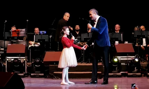 1 aurelian temisan primul duet cu fiica sa dora sala palatului dan spataru 6 jpg jpeg