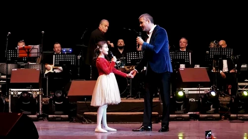 1 aurelian temisan primul duet cu fiica sa dora sala palatului dan spataru 6 jpg jpeg
