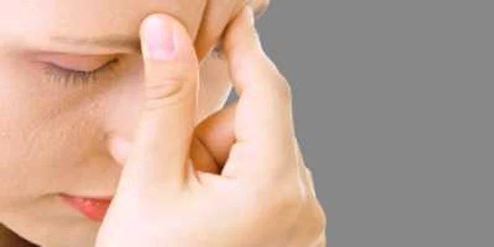 Mulţi dintre români tratează o durere de cap inexplicabilă cu un descântec „furat“ din bătrâni