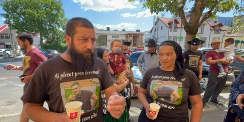 Părinții tânărului din Porumbacu de Jos care a fost omorât în bătaie de familia iubitei sale Sursa Ora de Sibiu