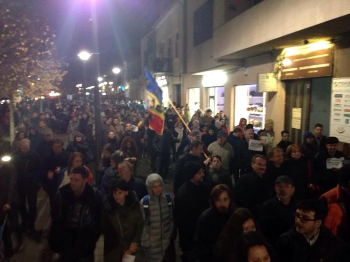 Mii de clujeni au ieşit în stradă. FOTO: Ştefan Lică
