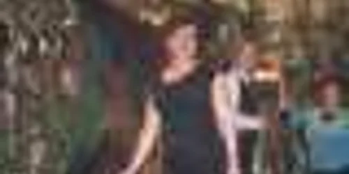 Soţiile vânătorilor albaiulieni s-au fotografiat lângă standul cu trofee