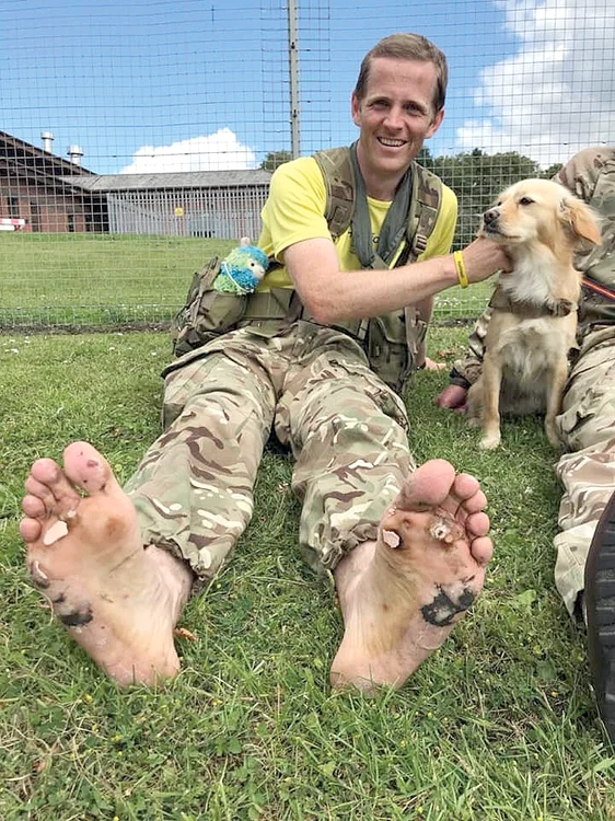 Rănile de la picioare nu l-au oprit din cursa incredibilă