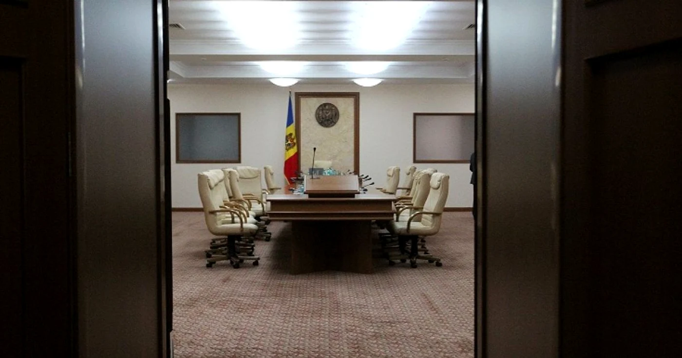 Sala de şedinţe a Guvernului va rămâne pustie până la alegerea unui nou Cabinet de miniştri FOTO: Tudor Iovu
