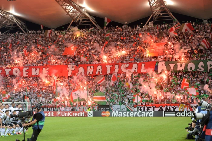 Suporteri ai echipei Legia Varşovia FOTO Mediafax