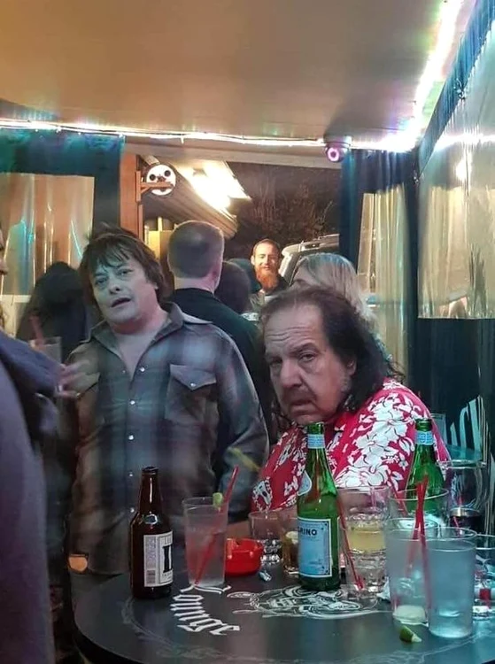 Edward Furlong, acum la 42 de ani, a petrecut Revelionul cu Ron Jeremy prin barurile din Florida