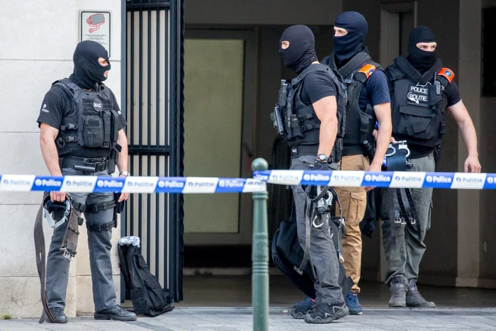 Polițiștii belgieni au făcut o razie la 40 de locuințe din Bruxelles și din zonăfoto: AP