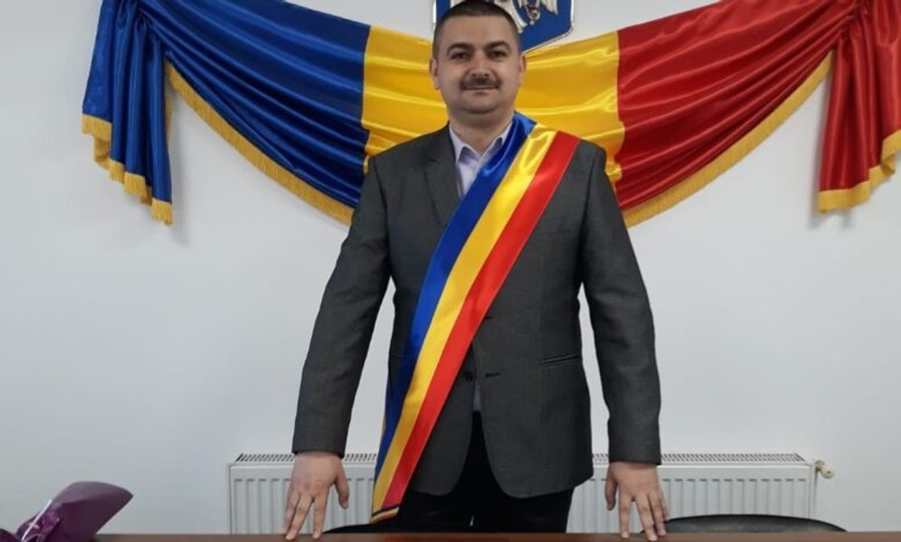 Primar de comună, condamnat pentru că a bătut o angajată la Primăria Târgu Jiu. PSD miza pe el la alegerile locale