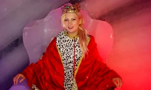 Adora a fost foarte încântată de &quot;Castelul de gheață&quot; jpeg