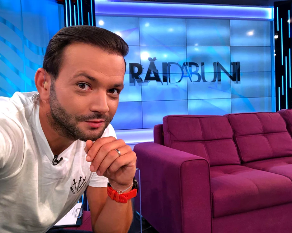 
    Mihai Morar prezintă de 11 ani "Răi da' buni"Foto: arhivă personală  