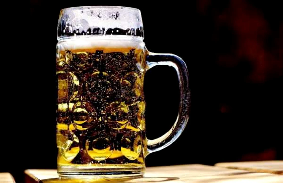 Ştiai că această băutură are întrebuinţări miraculoase? Remedii inedite cu bere