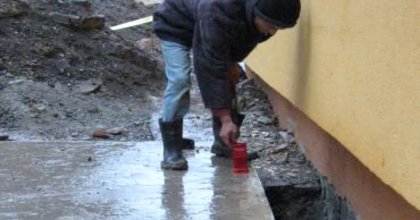 Suceava: Un bărbat a murit după ce a căzut într-o groapă săpată de muncitorii de la Termica (UPDATE)