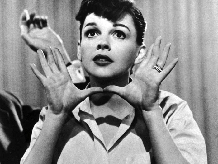 Pentru rolul lui Dorothy din „Vrăjitorul din Oz“, Judy a primit un trofeu Oscar @gettyimagesclickpentrufemei.ro