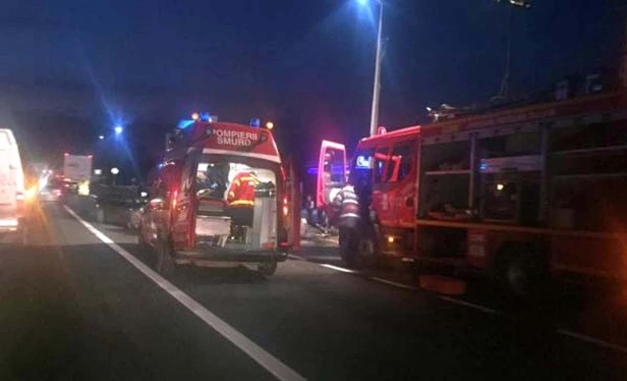 
    Cei şase cetăţeni bulgari au fost răniţi în urma unui accident în lanţ produs pe Autostrada Timişoara-Lugoj  