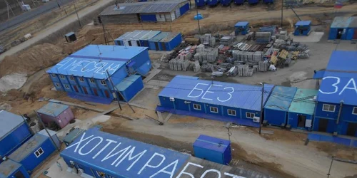 Mesaj pentru Putin scris pe baracile din Siberia FOTO amur.info
